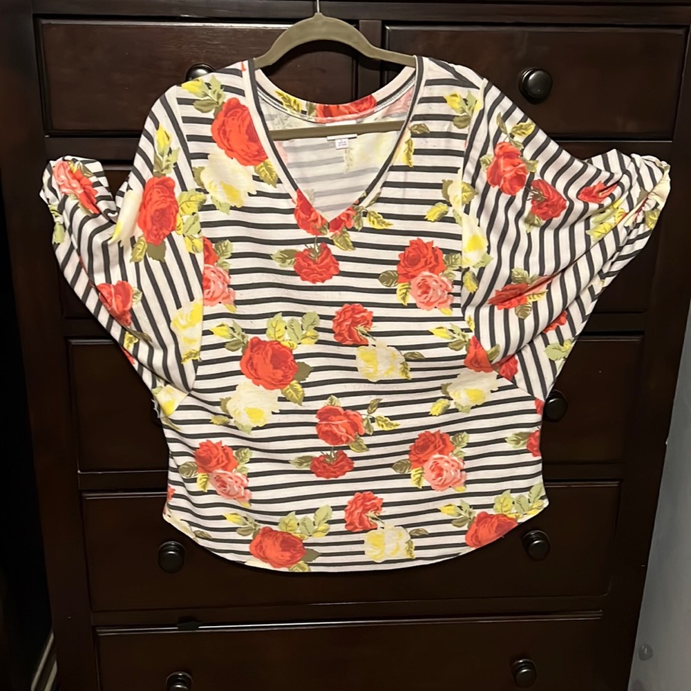 Butterfly wing top